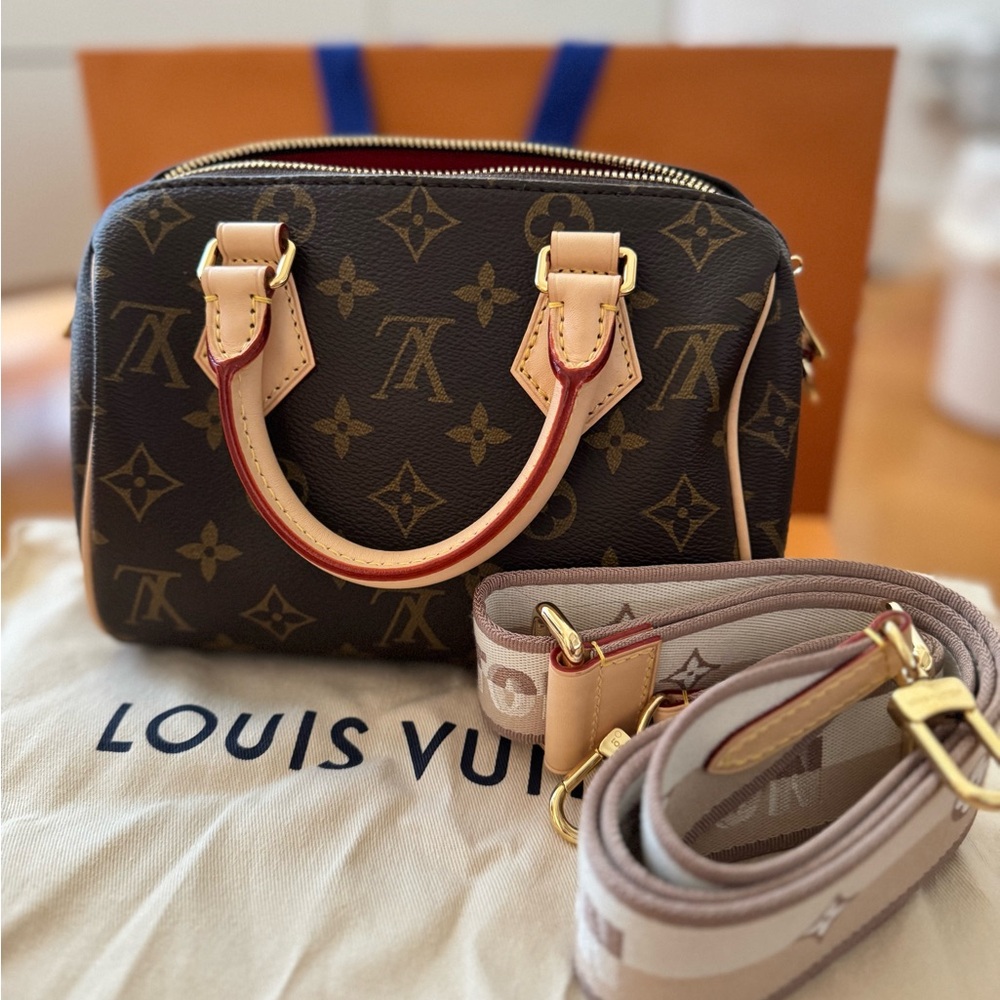 LV Speedy Bandouliere 20 - Picture 13 of 16